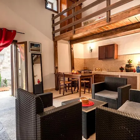 La Corte Dei Templari Nicola Holiday home