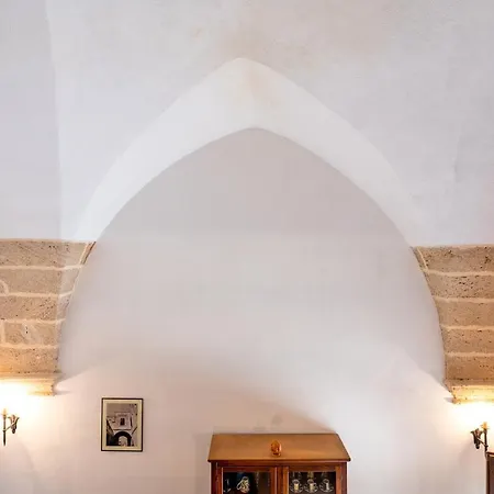 La Corte Dei Templari Nicola *